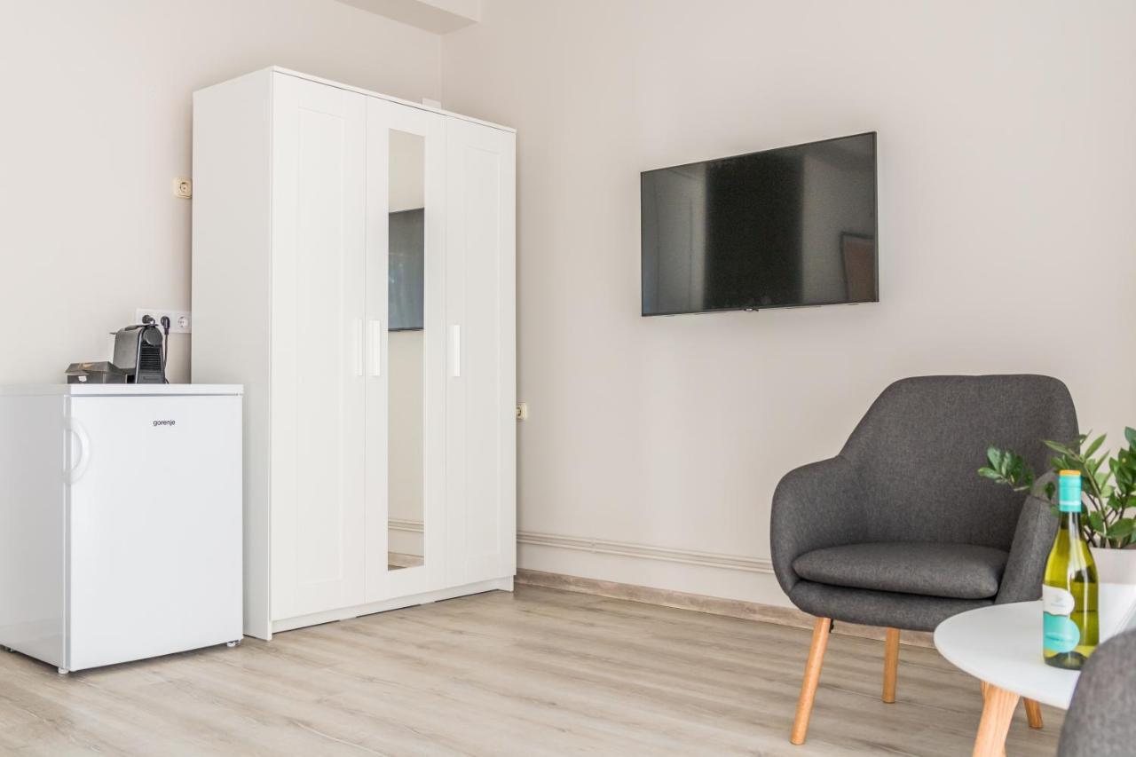 Villa 21 Boutique Rooms Balatonalmádi Exteriör bild