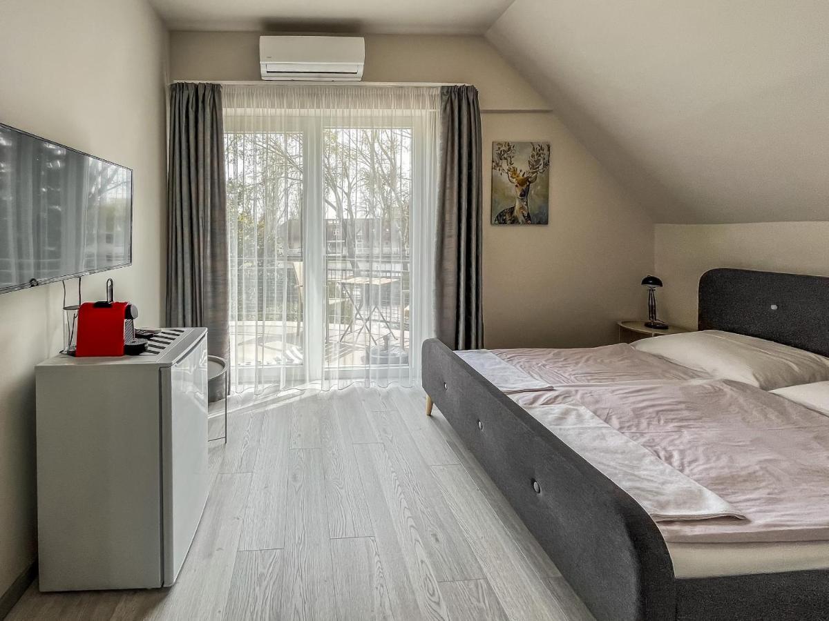 Villa 21 Boutique Rooms Balatonalmádi Exteriör bild