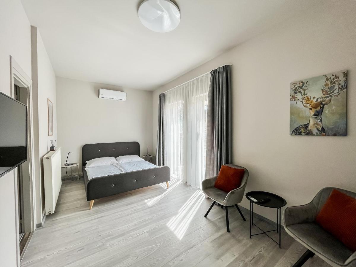 Villa 21 Boutique Rooms Balatonalmádi Exteriör bild
