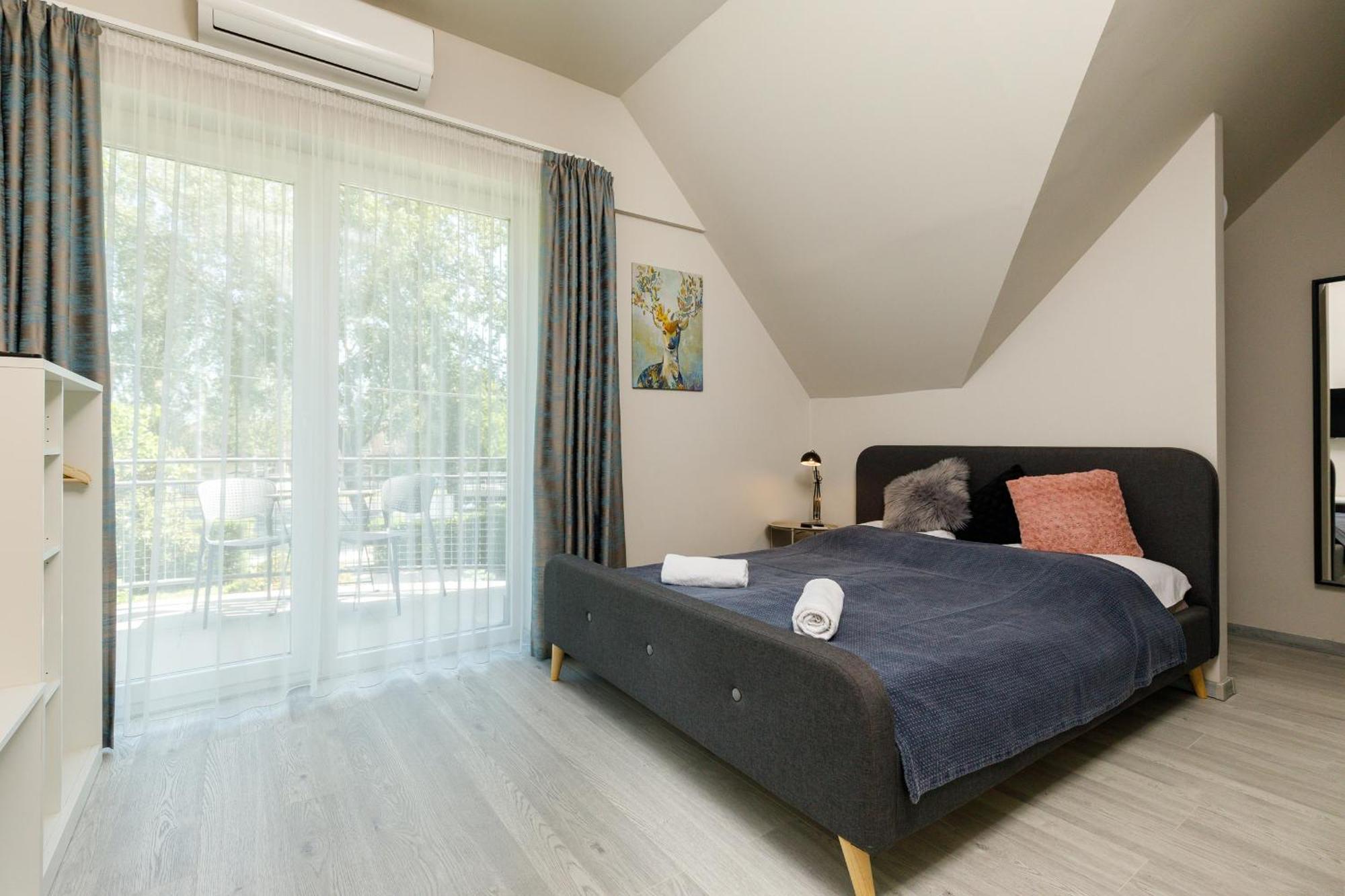 Villa 21 Boutique Rooms Balatonalmádi Exteriör bild